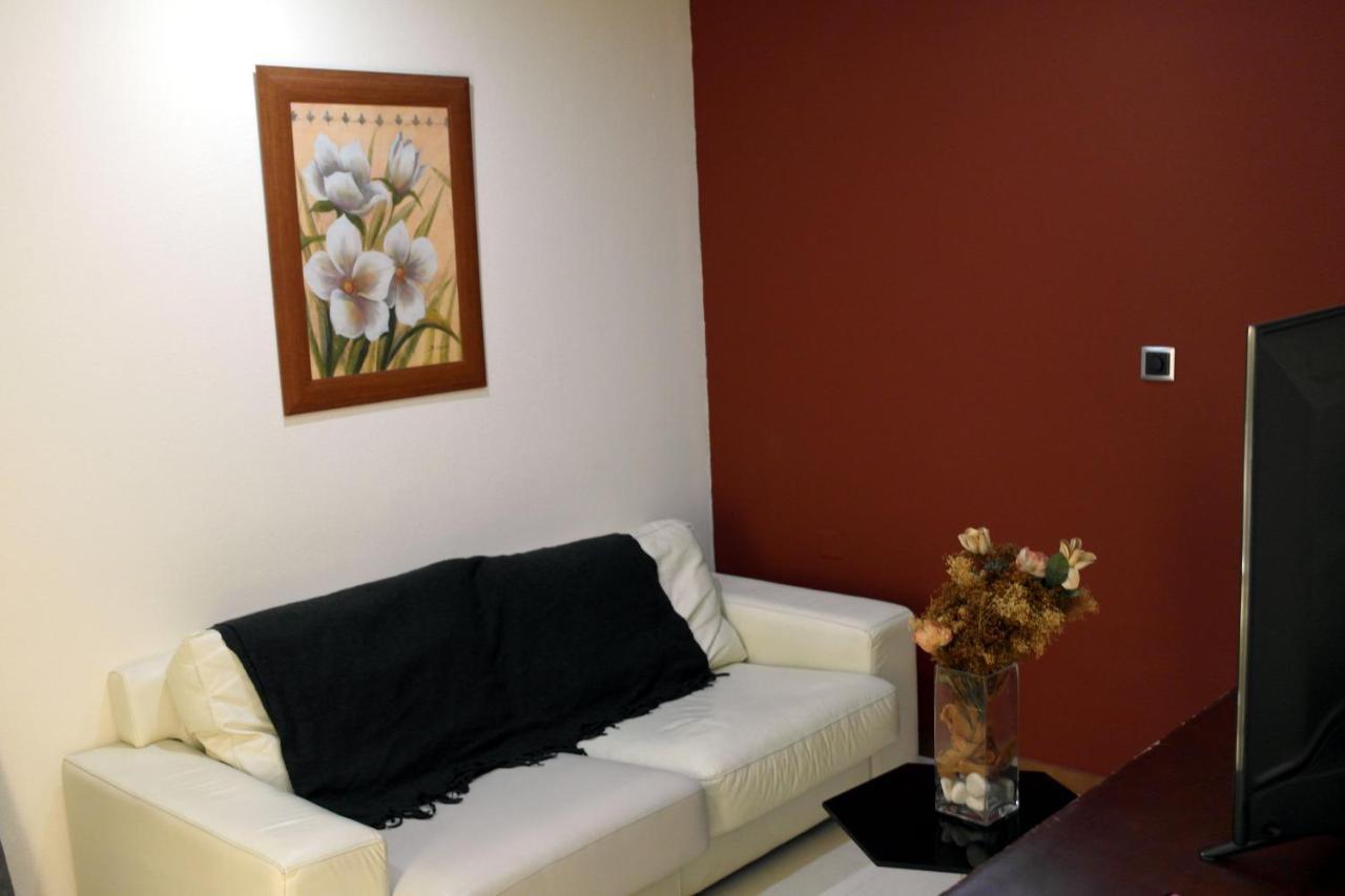 Hotel Jm Jardin De La Reina Guillena Екстер'єр фото