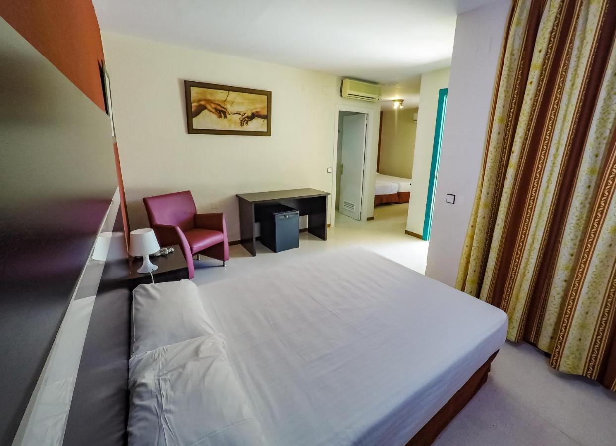 Hotel Jm Jardin De La Reina Guillena Екстер'єр фото