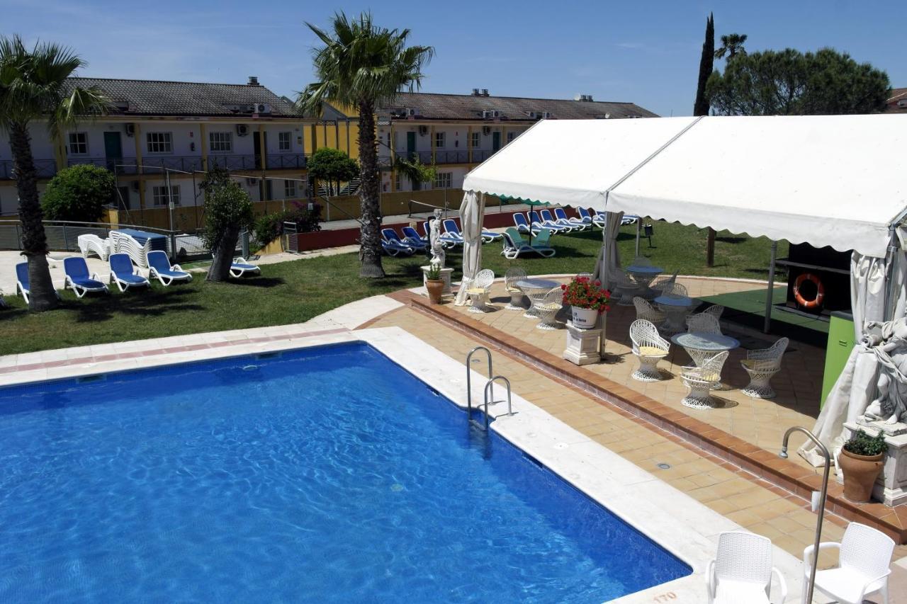 Hotel Jm Jardin De La Reina Guillena Екстер'єр фото