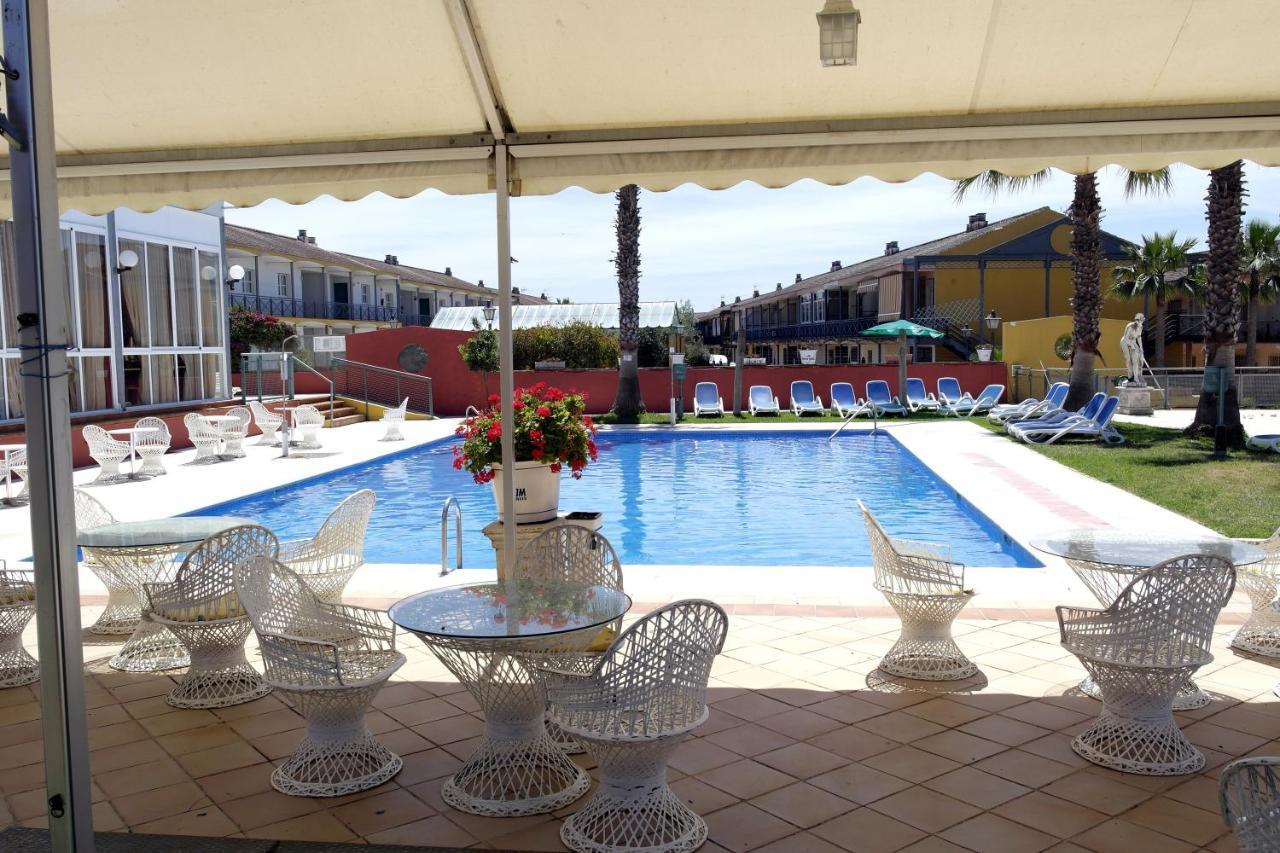 Hotel Jm Jardin De La Reina Guillena Екстер'єр фото