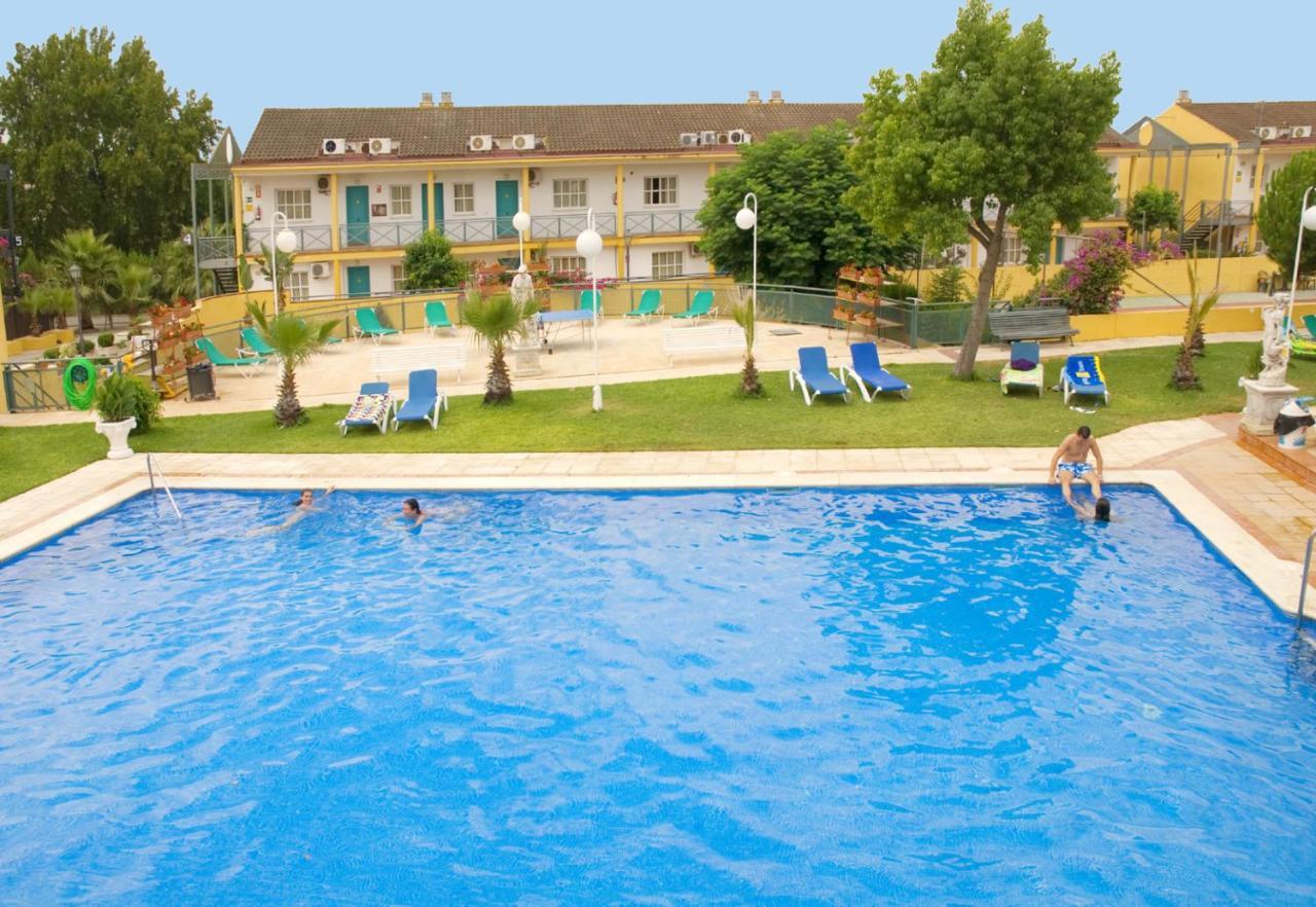 Hotel Jm Jardin De La Reina Guillena Екстер'єр фото