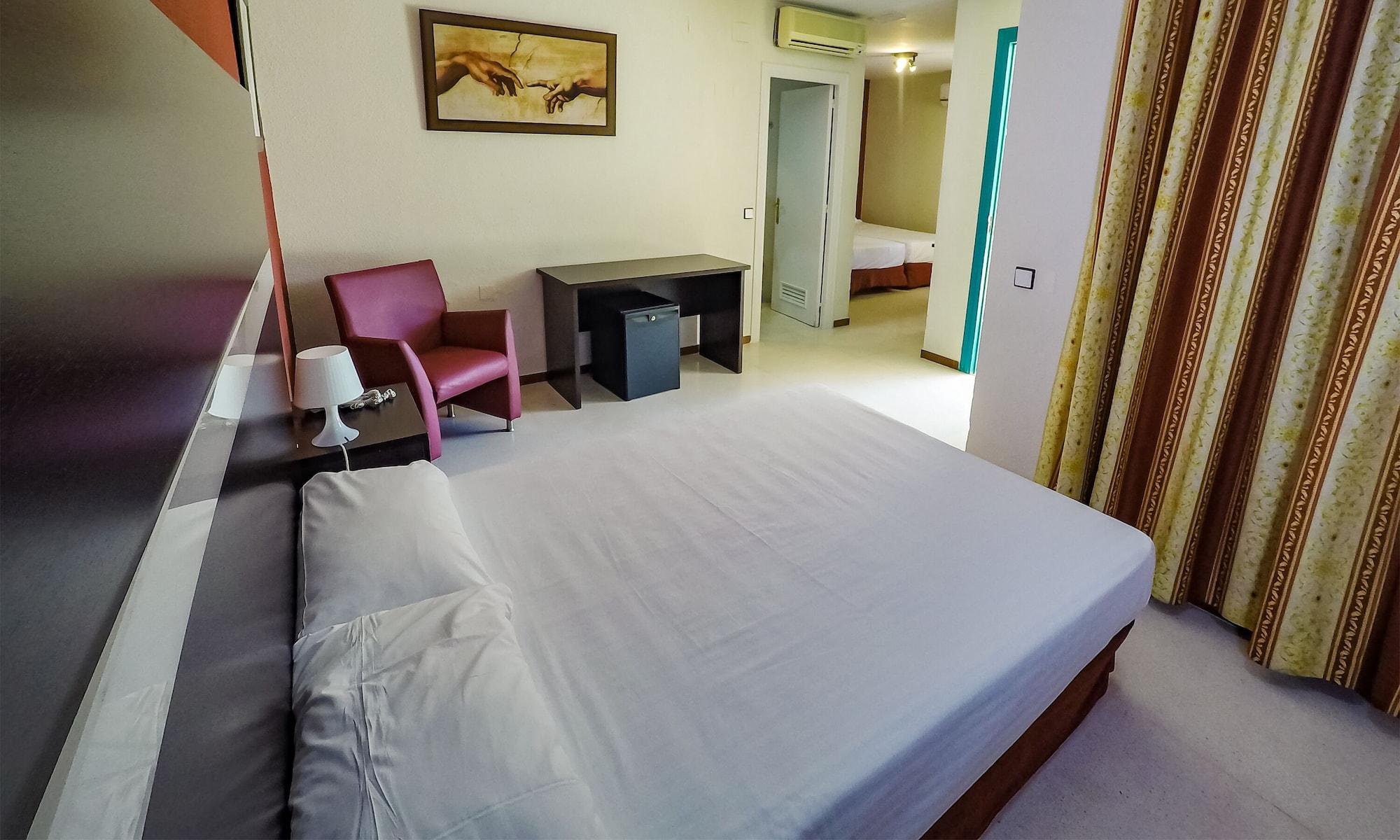 Hotel Jm Jardin De La Reina Guillena Екстер'єр фото