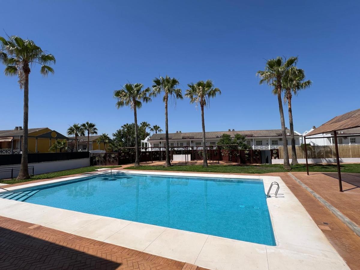 Hotel Jm Jardin De La Reina Guillena Екстер'єр фото