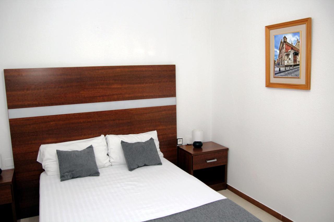 Hotel Jm Jardin De La Reina Guillena Екстер'єр фото