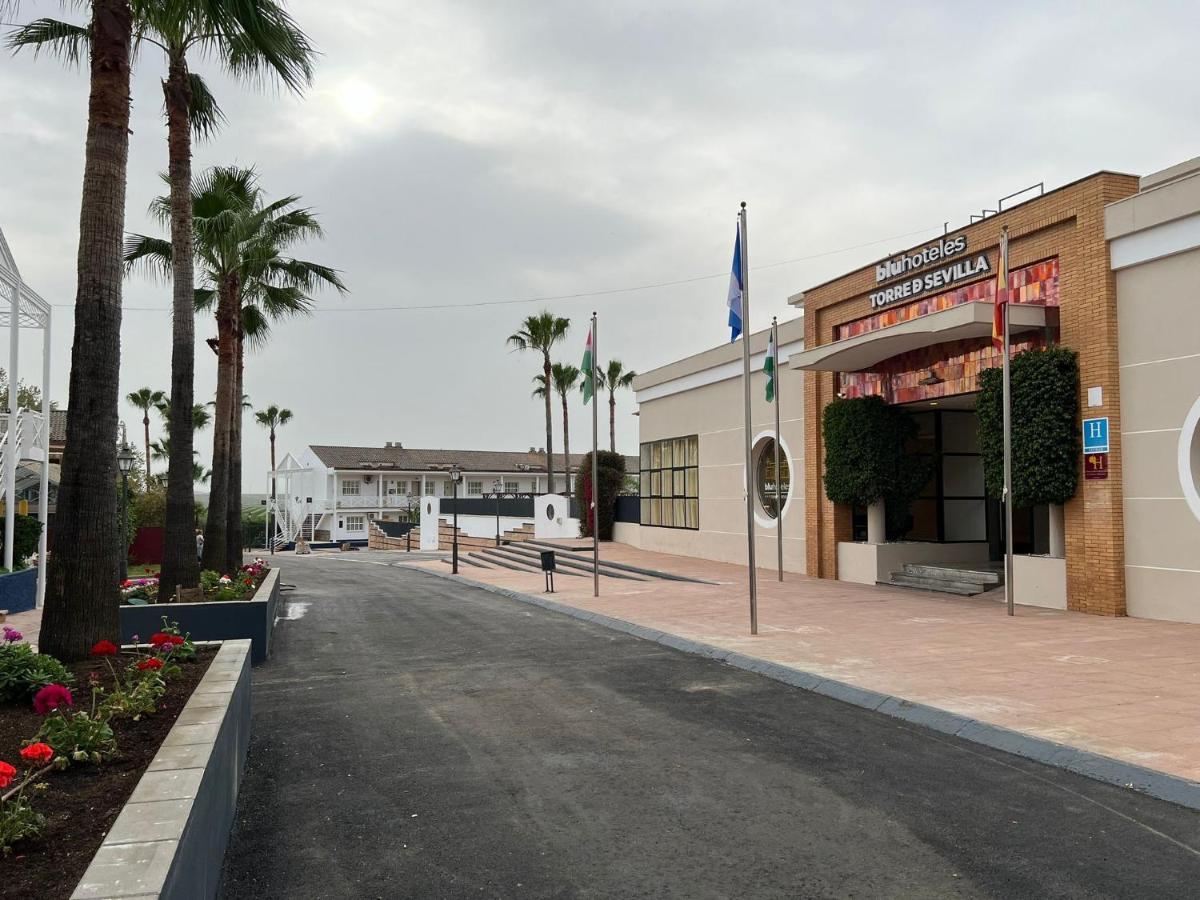 Hotel Jm Jardin De La Reina Guillena Екстер'єр фото