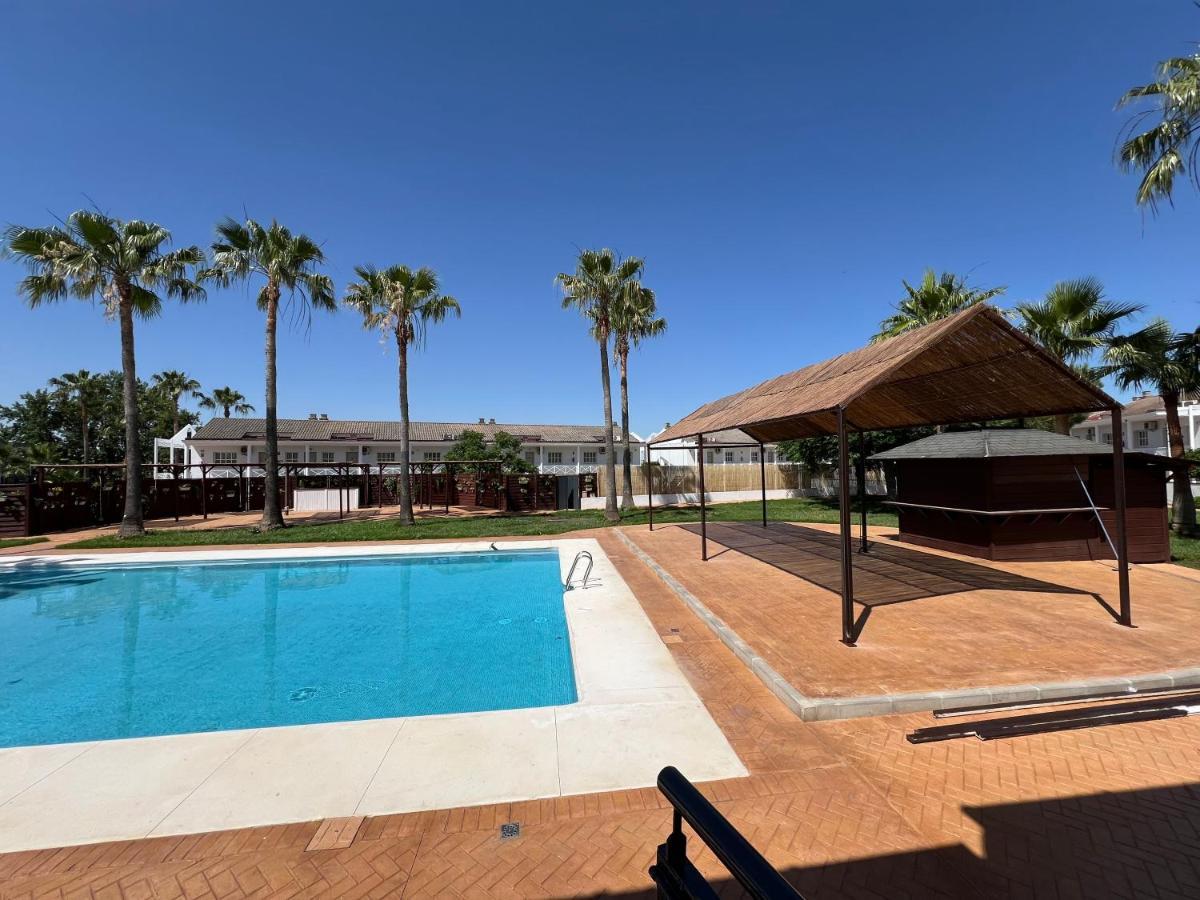 Hotel Jm Jardin De La Reina Guillena Екстер'єр фото