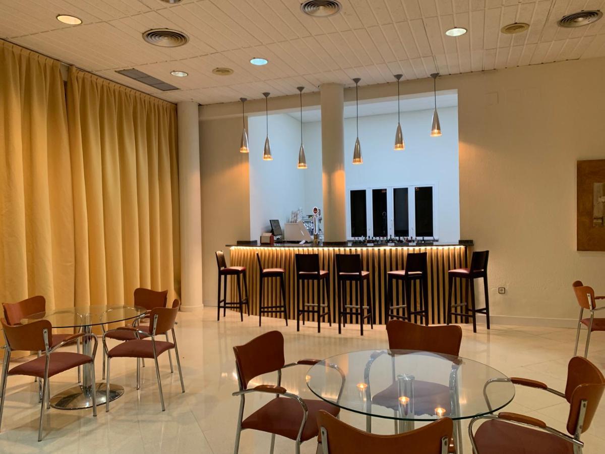 Hotel Jm Jardin De La Reina Guillena Екстер'єр фото