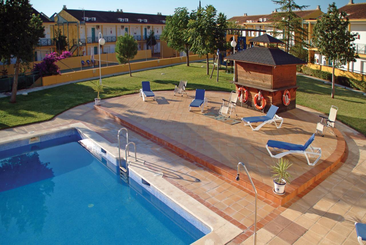 Hotel Jm Jardin De La Reina Guillena Екстер'єр фото
